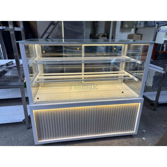 Fiamak 200 cm Dik Camlı Pasta Teşhir Dolabı Beyaz Mobilyalı