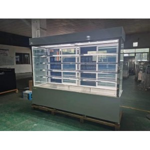 Düz Renk Cephe Tipi Pasta Dolabı 300 CM: Süpermarketler ve Büyük Pastaneler İçin Mega Teşhir Çözümü