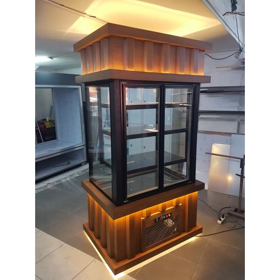 Cephe Model: Ahşap Dekorlu 150 cm Pasta Dolabı (Profesyonel Soğutmalı Teşhir)