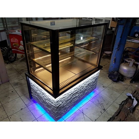 Dik Camlı Pasta Teşhir Dolabı 120 CM: Pastane ve Kafeler İçin Estetik Soğuk Teşhir
