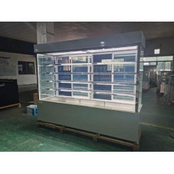 Düz Renk Cephe Tipi Pasta Dolabı 300 CM: Süpermarketler ve Büyük Pastaneler İçin Mega Teşhir Çözümü