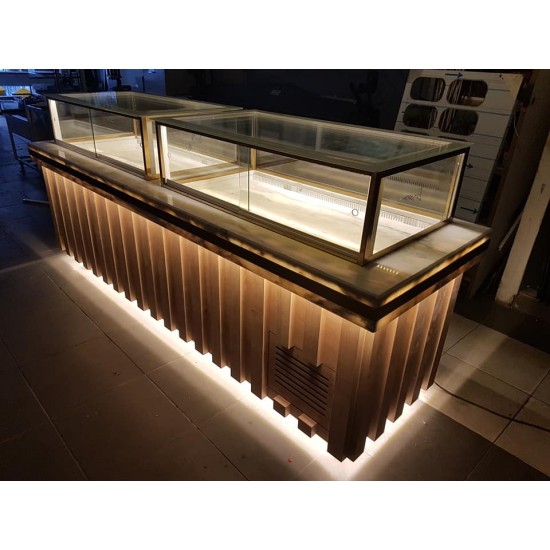 Fiamak: Profesyonel Çikolata Teşhir Dolabı 290 cm (Nem Kontrollü Soğutma)