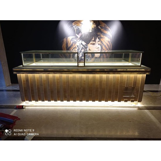 Fiamak: Profesyonel Çikolata Teşhir Dolabı 290 cm (Nem Kontrollü Soğutma)