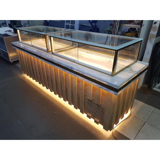 Fiamak: Profesyonel Çikolata Teşhir Dolabı 290 cm (Nem Kontrollü Soğutma)