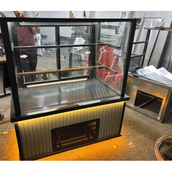 Fiamak Dik Camlı Pasta Teşhir Dolabı 100 CM